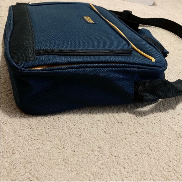 CHAPS BRIEFCASE NEW - Picture 4 of 7